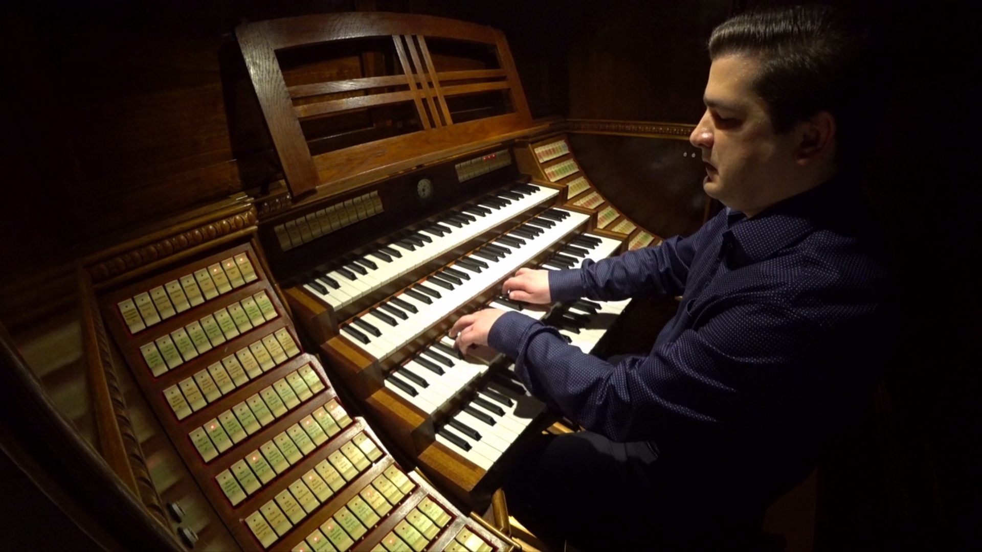 Dr. Gottfried Thore Drywa at the organ